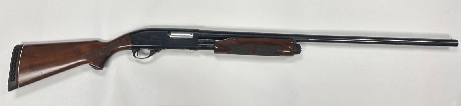 REMINGTON MODEL 870 12 GAUGE SHOTGUN (1 of 10)