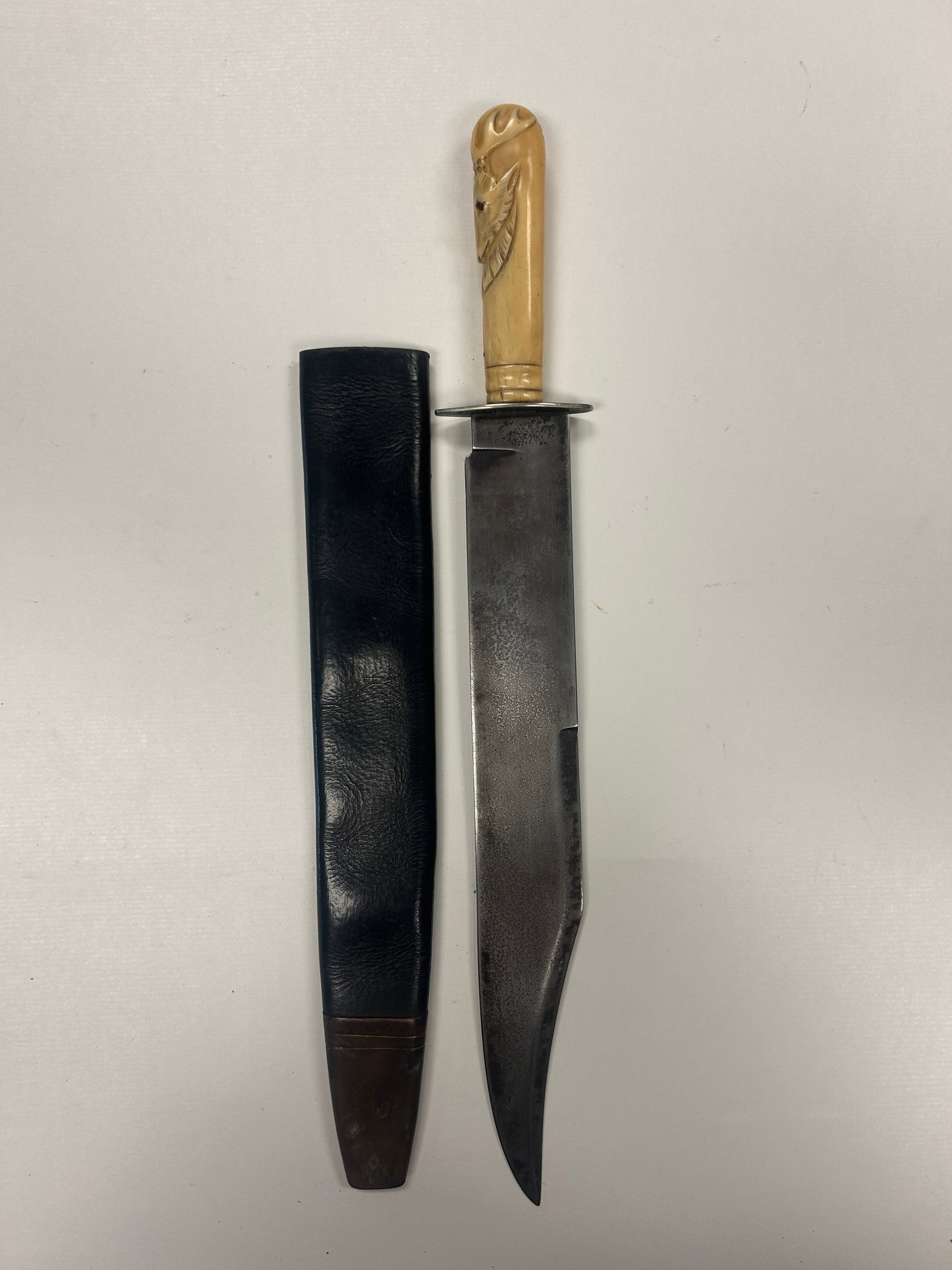 LARGE CARVED STAG HEAD BOWIE KNIFE (1 of 5)