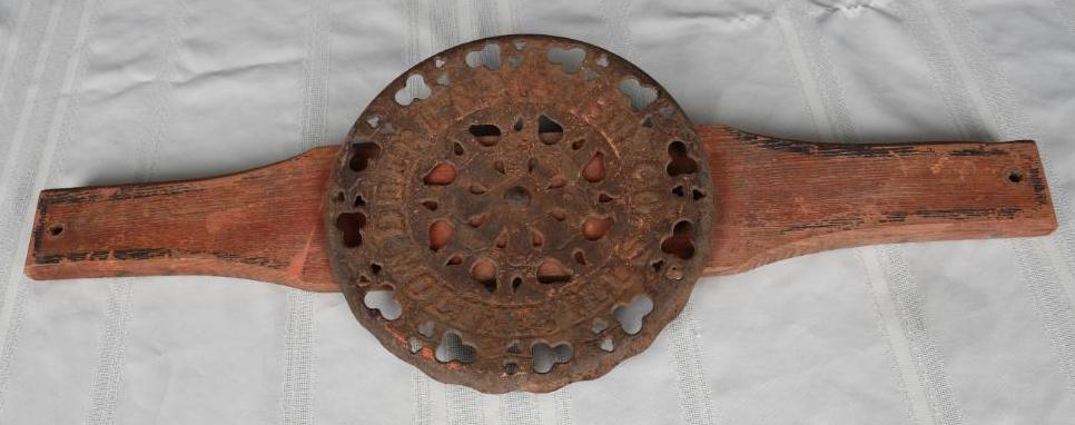 (John) Deere & Mansur Cast Iron Planter Seat (1 of 11)