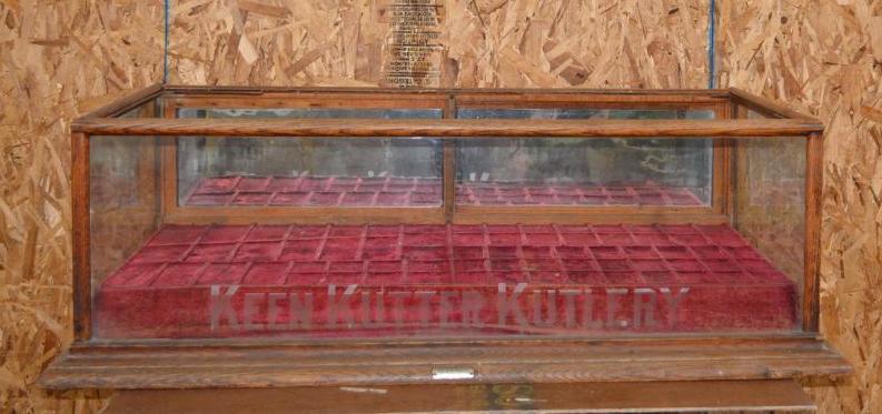Keen Kutter Etched Counter-Top Display Case (1 of 5)