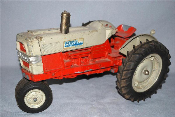 Hubley Ford Diesel 6000 Tractor, narrow front, die: Hubley Ford Diesel 6000 Tractor, narrow front, diecast, 1/12 scale,