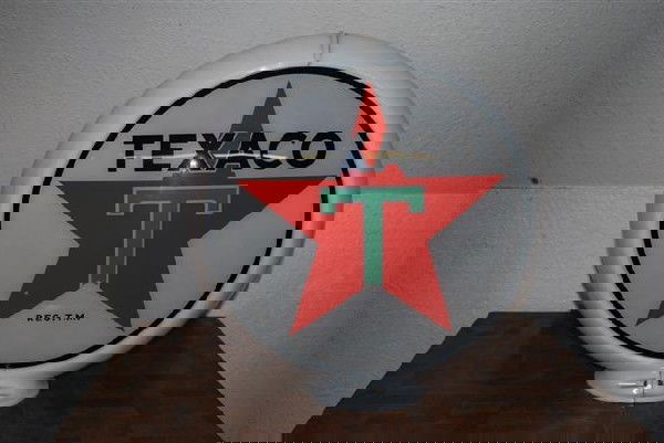 Texaco (white-T) star logo 13.5 inch lenses in ori: Texaco (white-T) star logo 13.5 inch lenses in original Capco globe body,