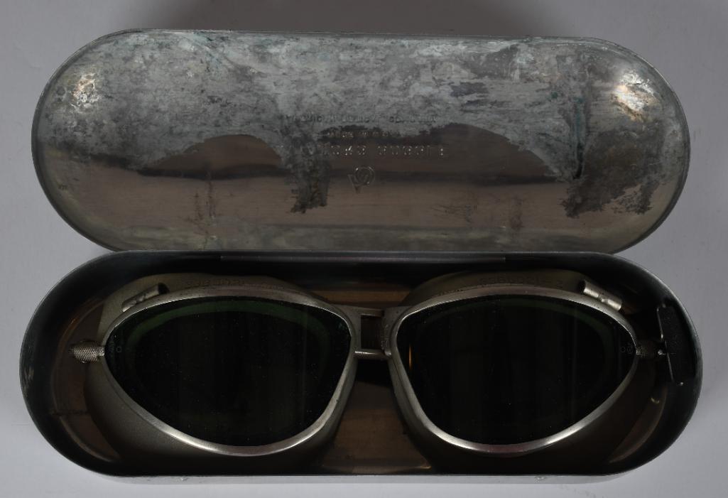 American Optical Aviators Goggles in Original Case (1 of 4)