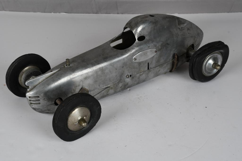 Champion "Streamliner" Rear Gas Engine Tether Car (1 of 4)