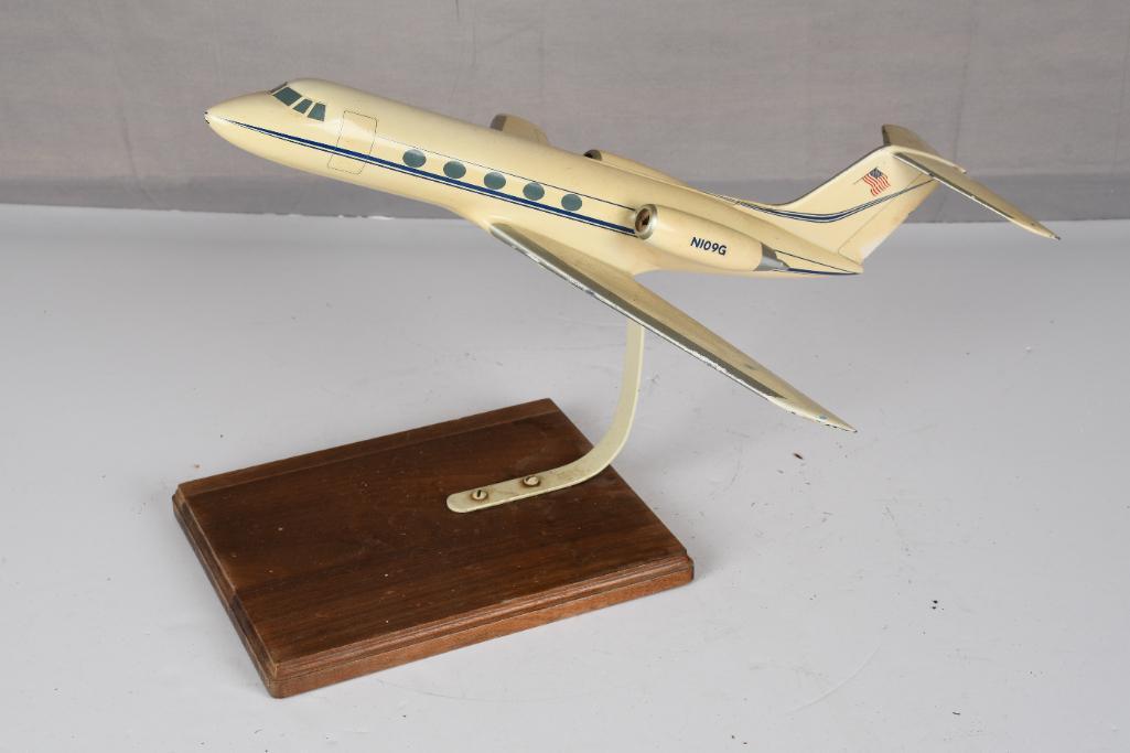 Lear Jet Salesman's Model (1 of 5)