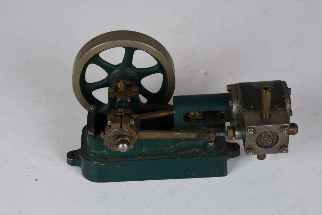 Stuart Single Cylinder Horizontal Table Top Steam (1 of 3)