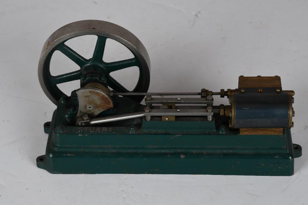 Stuart Single Cylinder Horizontal Table Top Steam (1 of 3)
