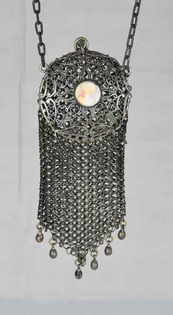 Mesh Purse with Shell Cameo on top (1 of 8)
