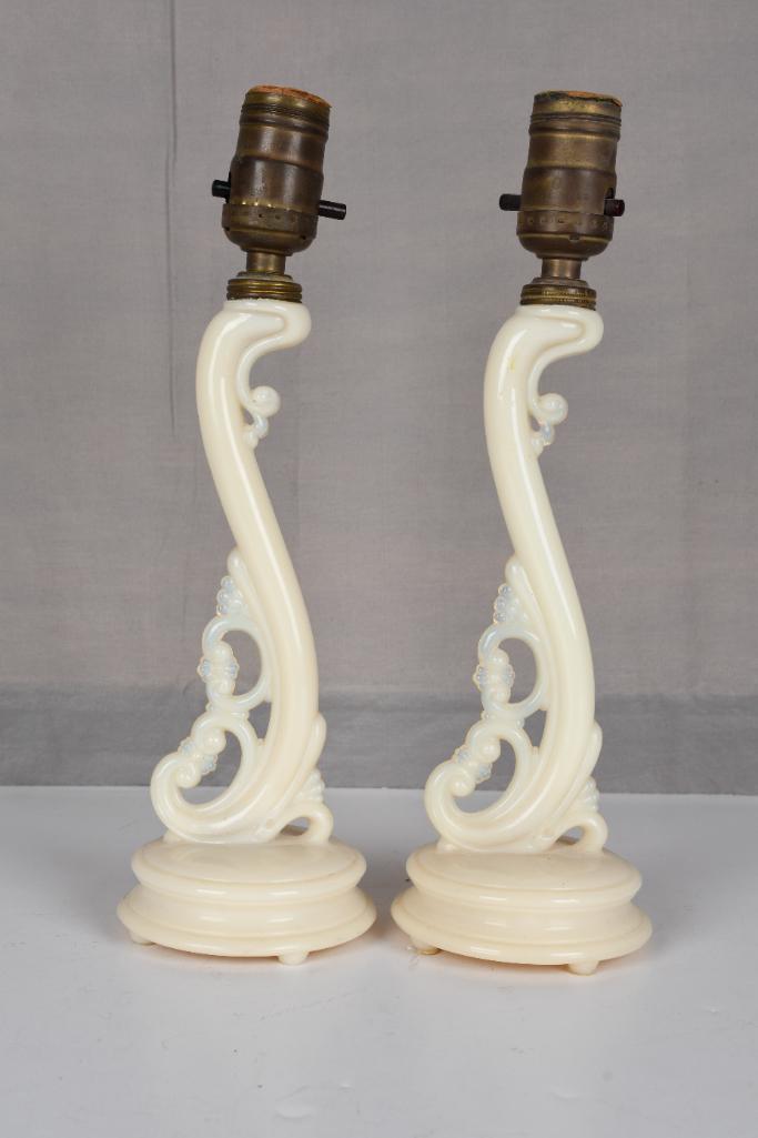 Pair of 1938 Aladdin Alacite Glass Lamps (1 of 4)