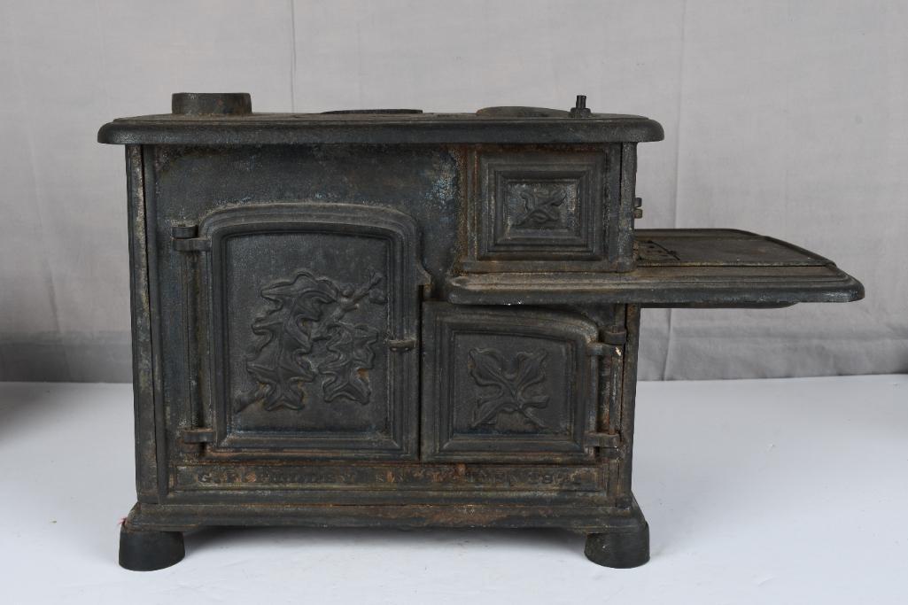 Cast Iron Charter Oak No. 30 Child's/Salesman Sample (1 of 5)