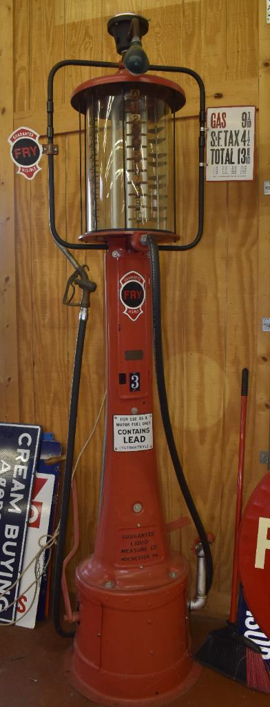 Guarantee "Fry" Mae West Ten Gallon Visible Gas Pump (1 of 4)