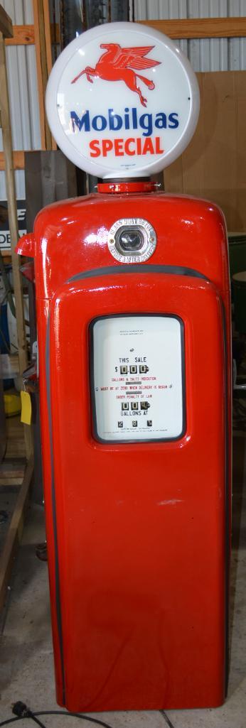 Wayne Model #80 Computing Gas Pump (1 of 5)