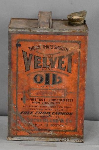 Velvet Motor Oil One Gallon Metal Can (1 of 3)
