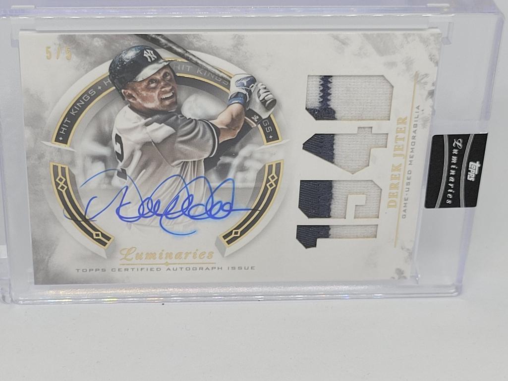 2018 Topps Luminaries Derek Jeter Autographed Patch (1 of 7)