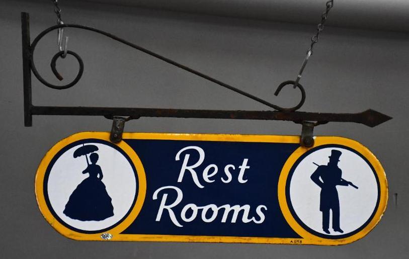 (Sunoco) Rest Rooms w/Colonial Man & Lady Porcelain (1 of 2)