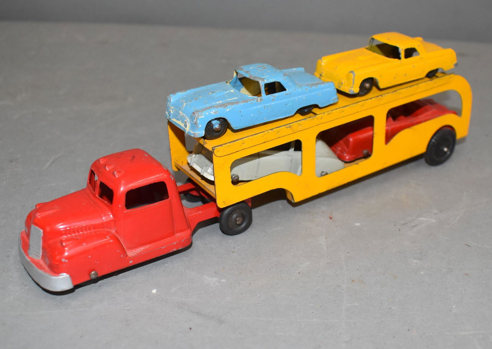 Tootsietoy Diecast Car Hauler w/4-Cars (1 of 5)