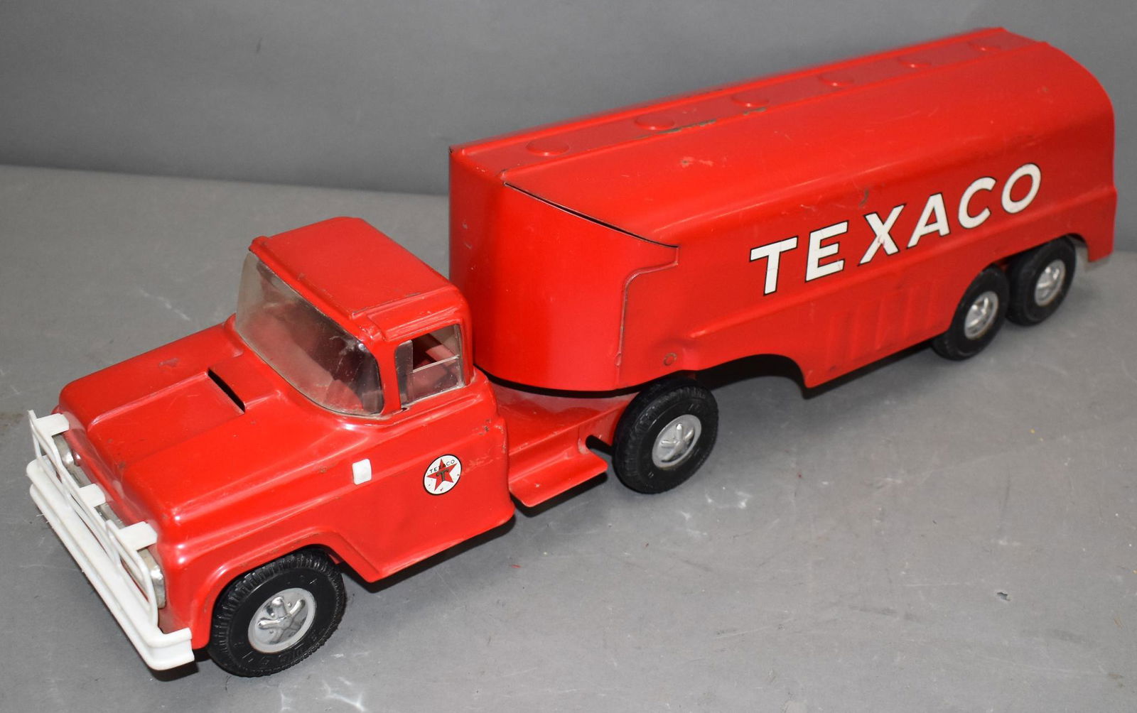 1960's Bubby Press Steel Texaco Semi & Tank Trailer (1 of 9)