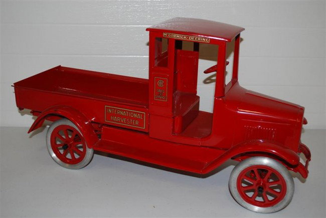 Reproduction Buddy L International Harvester Sales : Reproduction Buddy L International Harvester Sales & Service Truck, 25 inches long,
