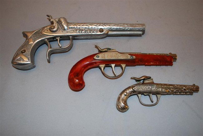 3-Flintlock Style Cap Guns, diecast and plastic, 9: 3-Flintlock Style Cap Guns, diecast and plastic, 9 inches long or less,