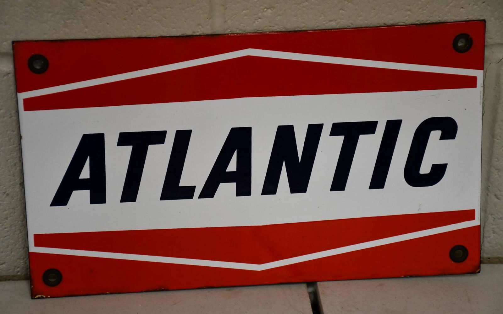 Atlantic (bent lines) Porcelain Pump Plate (TAC) (1 of 2)