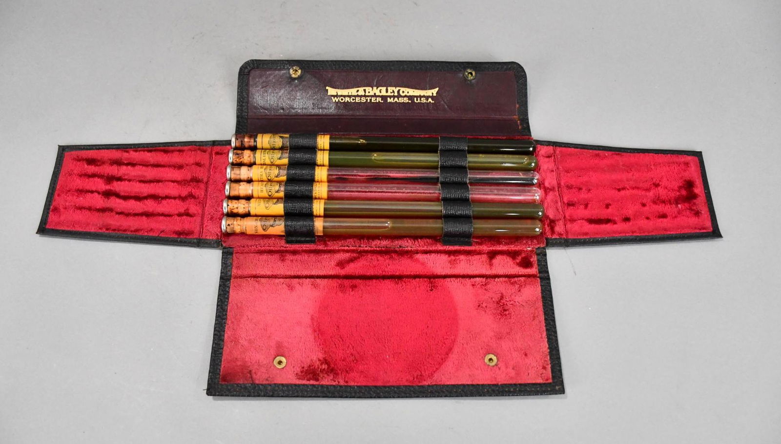 White & Bagley Oilzum 6-Test Tube Oil Sample Kit in Leather Case (1 of 4)