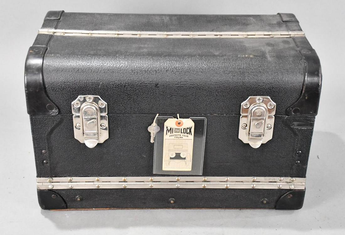 Mi Auto Lock Salesman Sample Automotive Trunk (1 of 7)