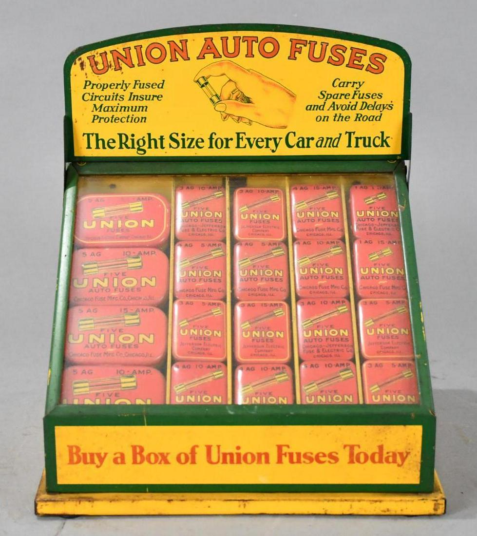 Union Auto Fuses Counter Top Point of Sale Metal Display: rated 8.25, 10.5"x9.5"x8", the metal display has good color and shine, has light wear and a few tiny rust spots, is full of product.