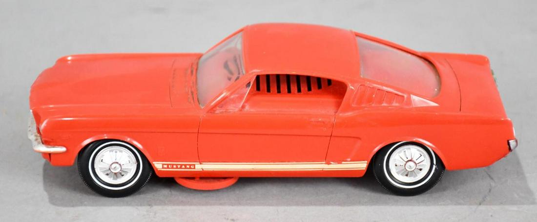 Mustang Transistor Radio by Philco (1 of 5)