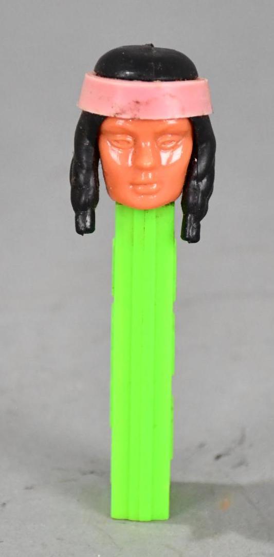 Pez Indian Brave no feet Dispenser (1 of 5)