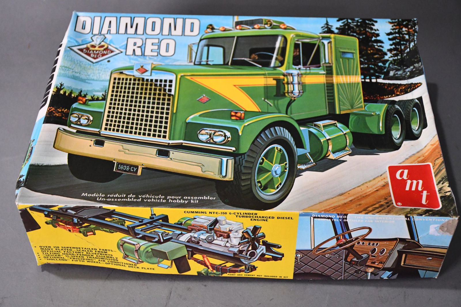 AMT Diamond REO Plastic Model Kit (1 of 3)