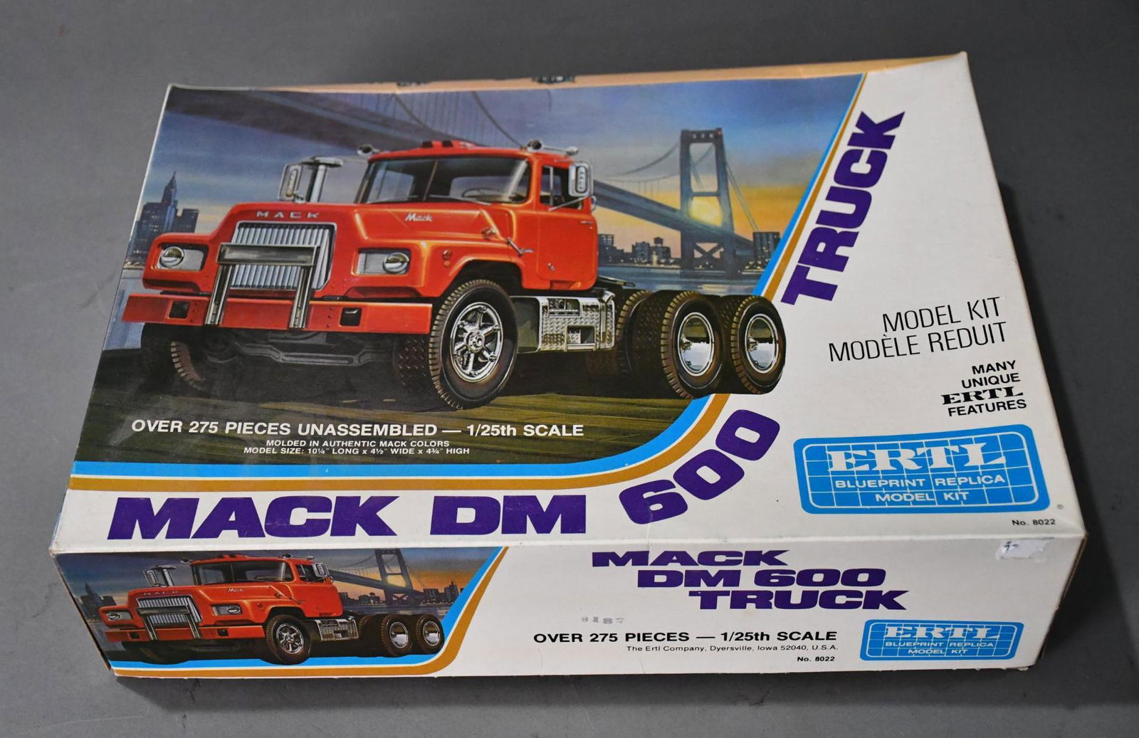 1/25 Ertl Mack Dm 600 Semi Truck Model Kit