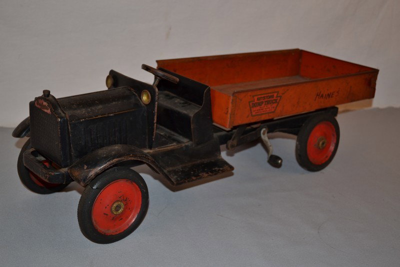 1930's Keystone Packard Dump Truck, mechanical lift: 1930's Keystone Packard Dump Truck, mechanical lift, rated 7, press steel, 26 inches long,