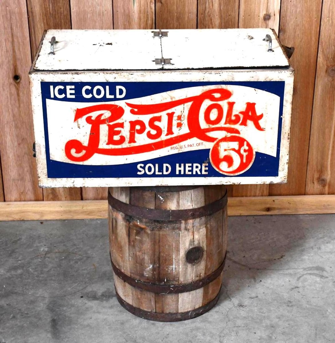Pepsi:Cola Metal Ice Chest (1 of 9)