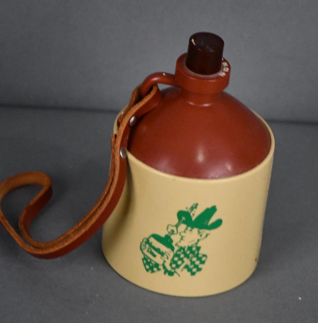 Mountain Dew Plastic Jug Portable Radio (1 of 2)