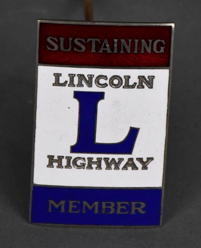 Lincoln Highway Sustaining Member Enameled Radiator Badge (1 of 2)