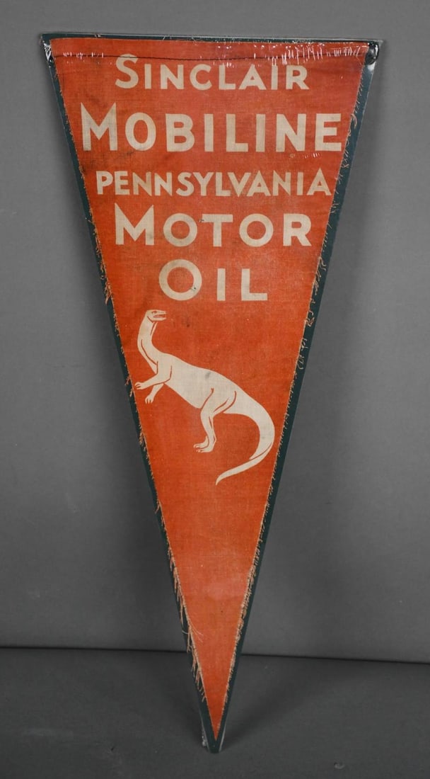 Sinclair Mobiline Pennsylvania Motor Oil w/White Dinosaurs Cloth Pennant (1 of 4)