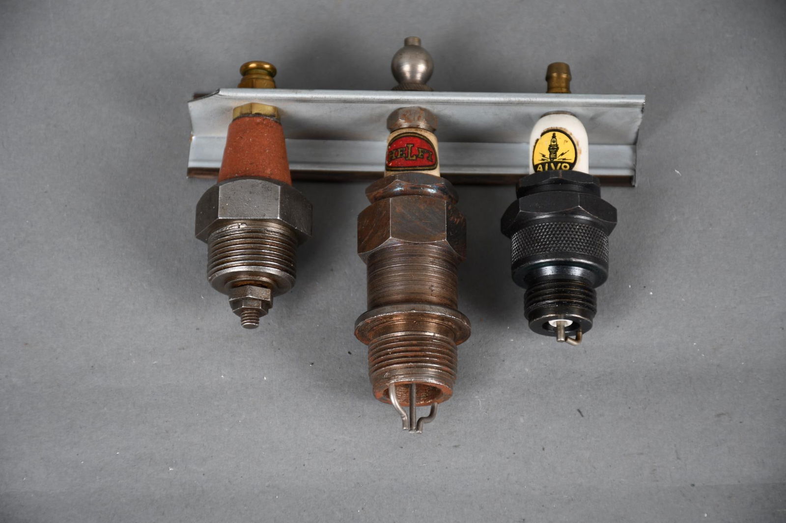 3-Spark Plugs NN, Helei, Alvo (1 of 4)