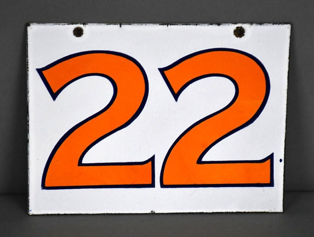 21-22 Porcelain Sign: rated 9, 7"x9", DSP sign, nice, Bob had this displayed with his Oilzum Stuff, does have their color, but nothing to go off of to tell if it so.