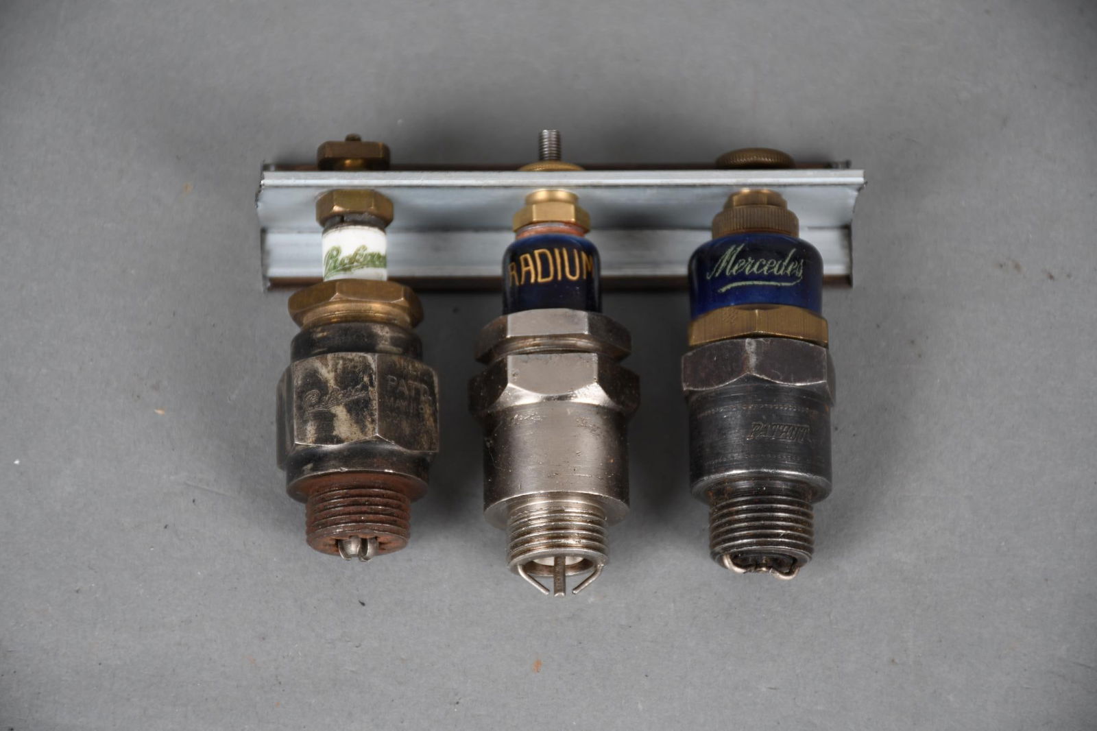 3-Spark Plugs Packard, Radium, Mercedes (1 of 4)