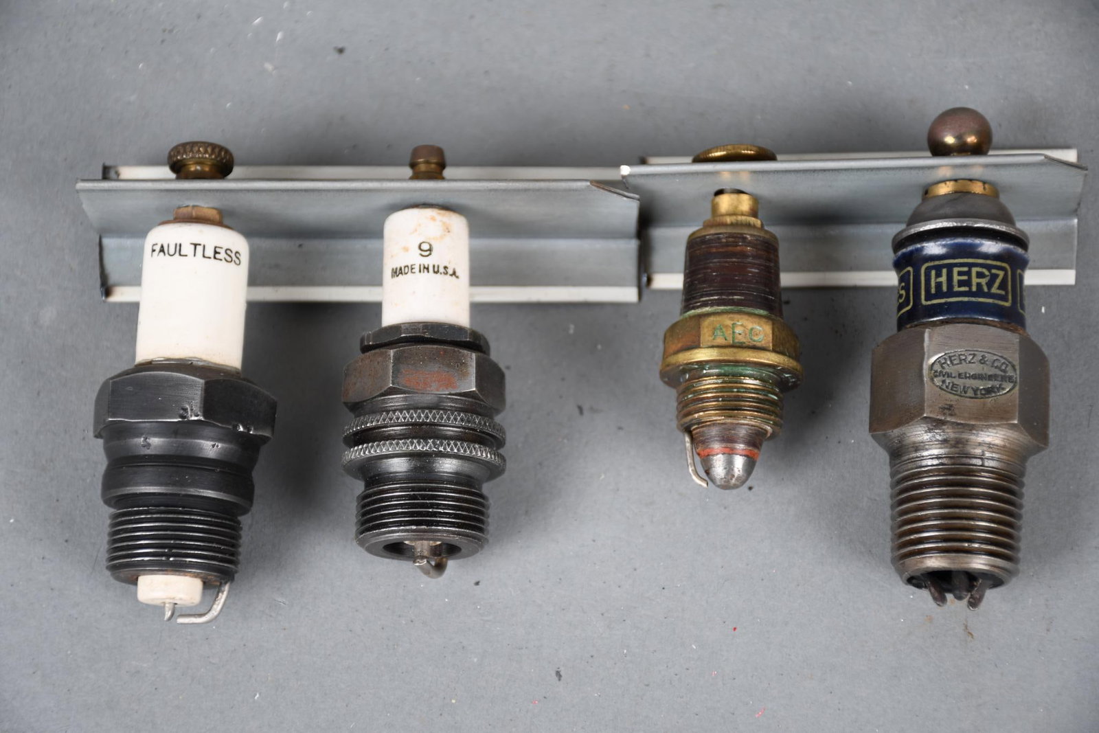 4-Spark Plugs Faultless, 9, AEC, Herz: 3.25"T., or less