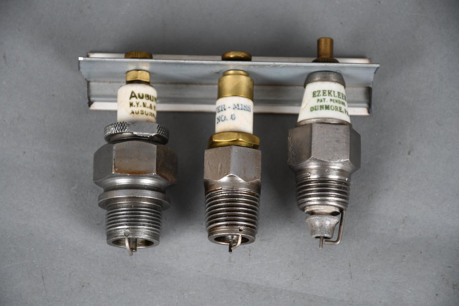 3-Spark Plugs Auburn, Never-Miss, Ezekleen: 3.25"T., or less