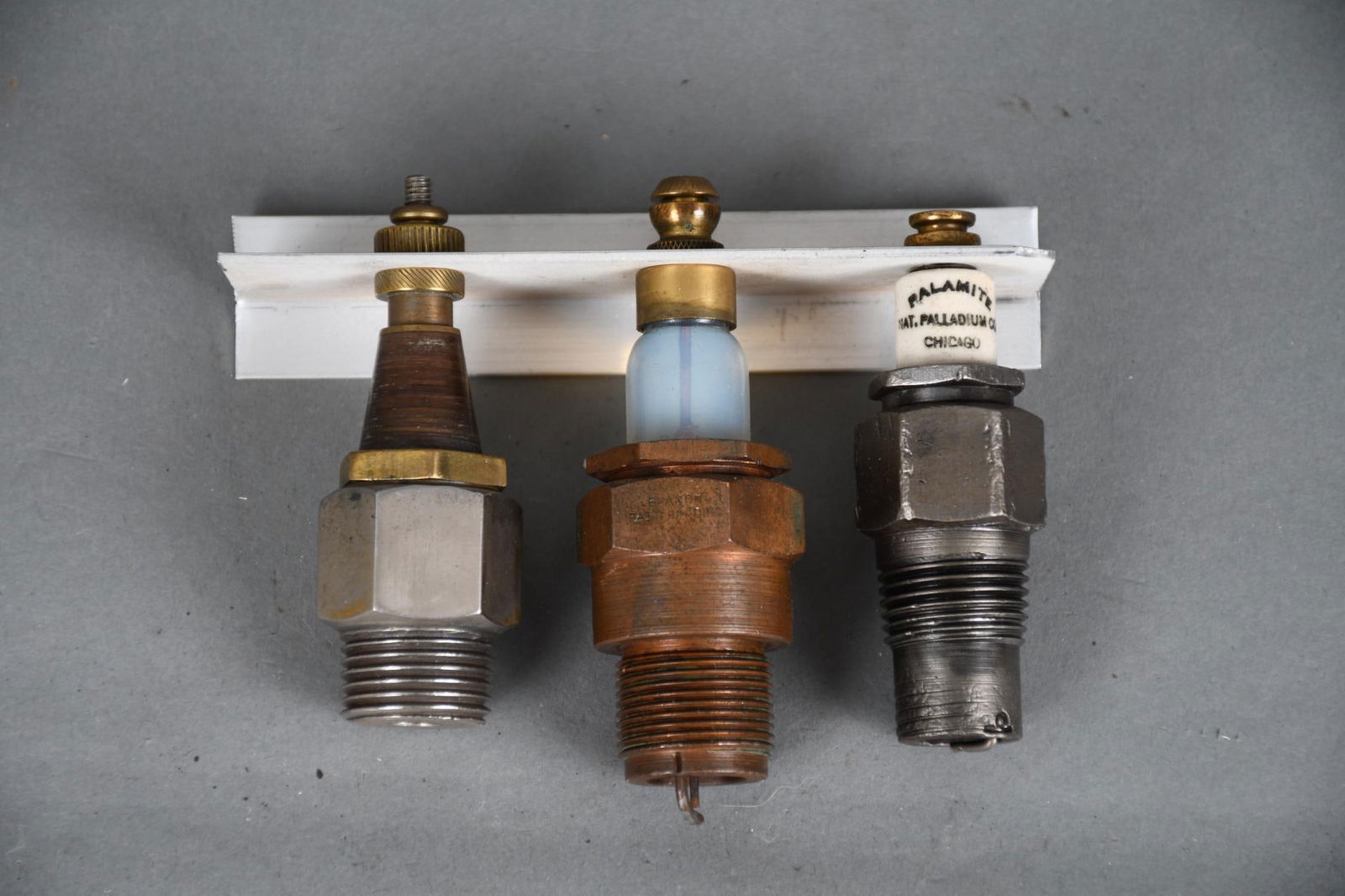 3-Spark Plugs NN, Beacon, Palamite (1 of 4)