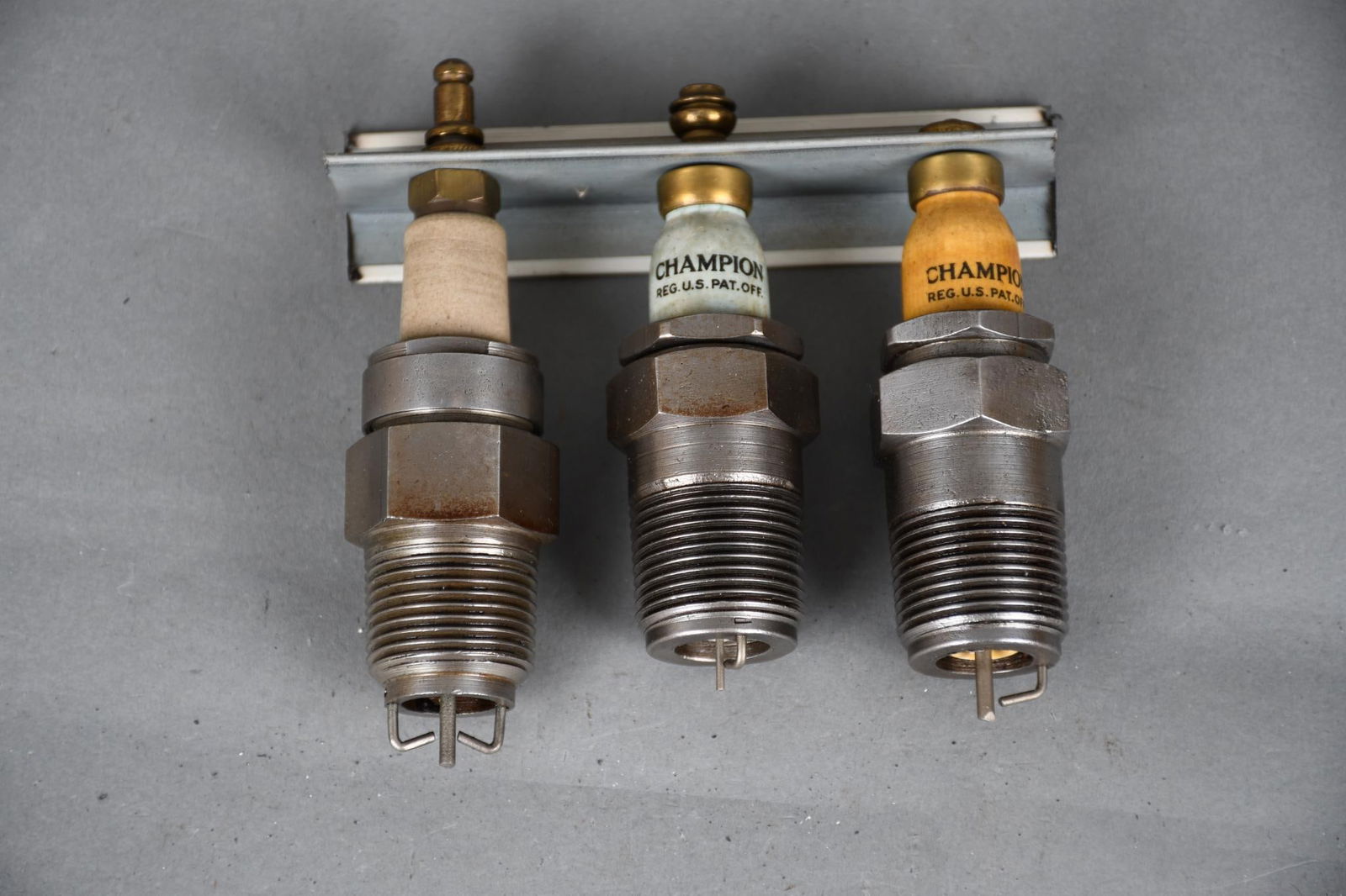3-Spark Plugs NN, Champion, Champion (1 of 4)