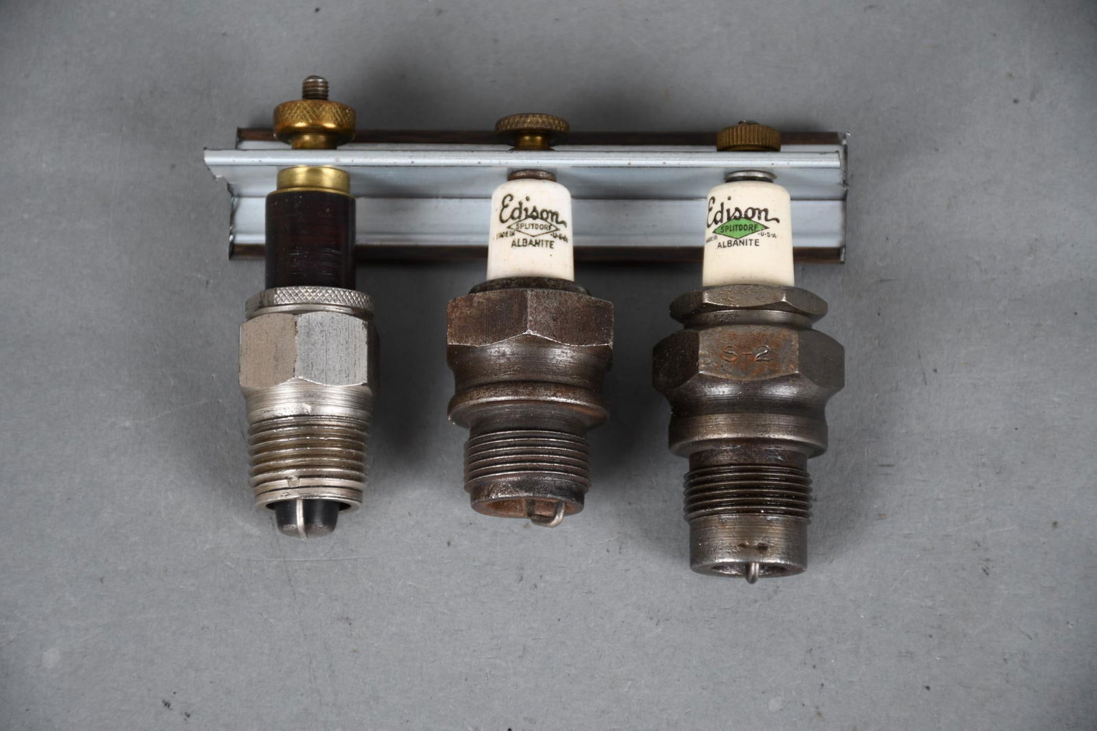 3-Spark Plugs NN, Edison, Edison (1 of 4)