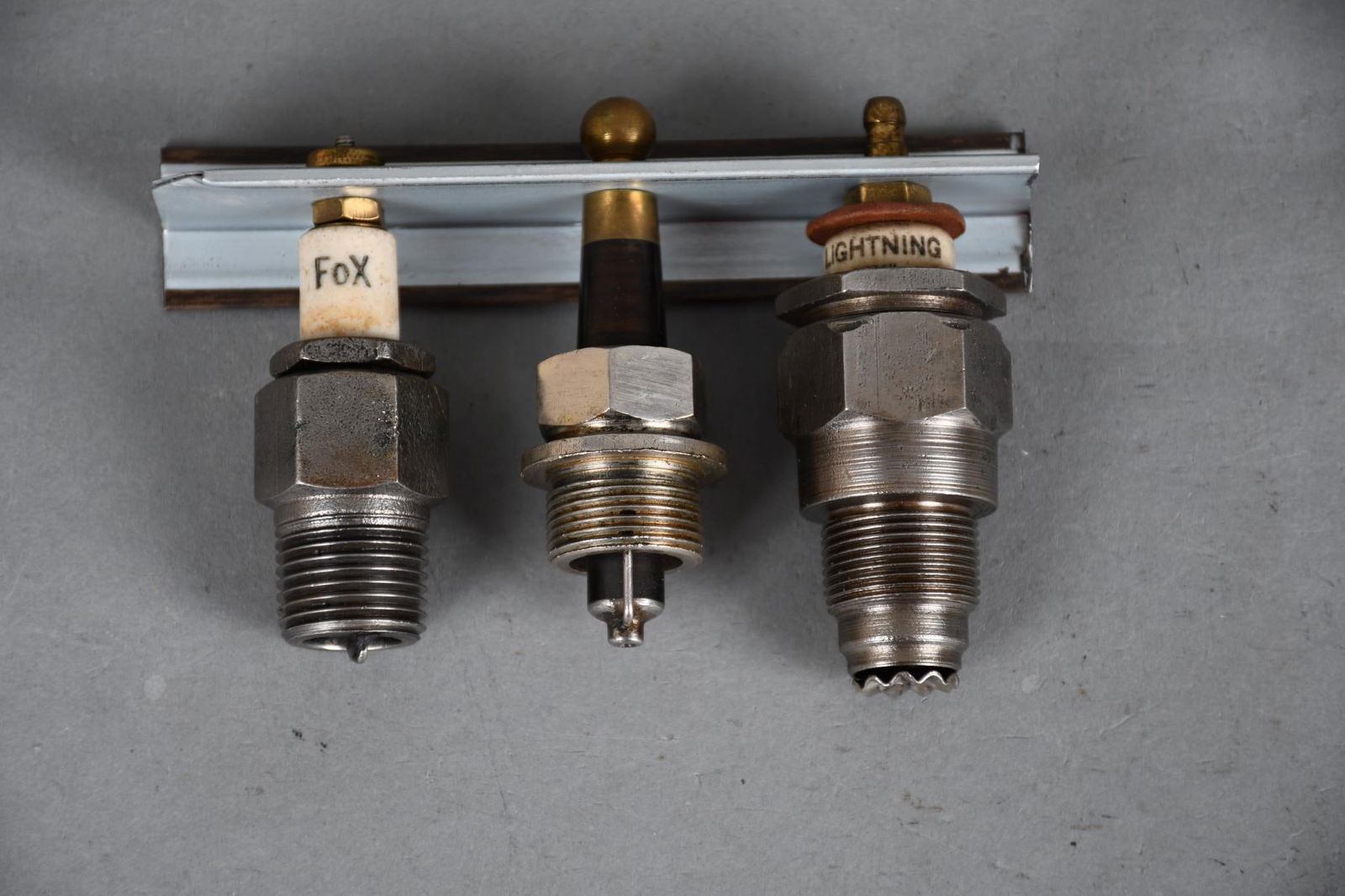 3-Spark Plugs Fox, NN, Lightning (1 of 4)