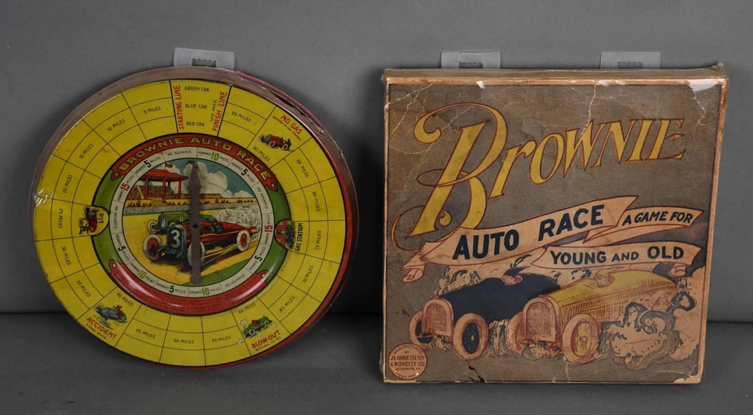Brownie Auto Race "A Game for Young & Old" Metal Board & Box (1 of 5)