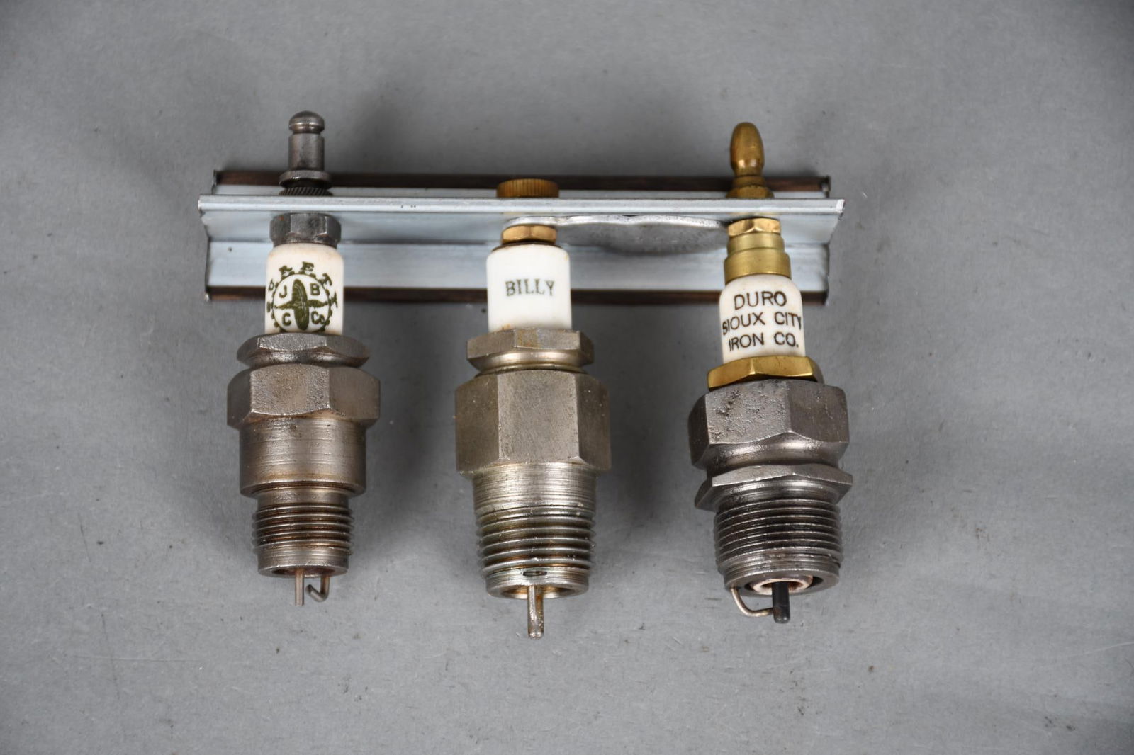 3-Spark Plugs JBC Co., Billy, Duro (1 of 4)