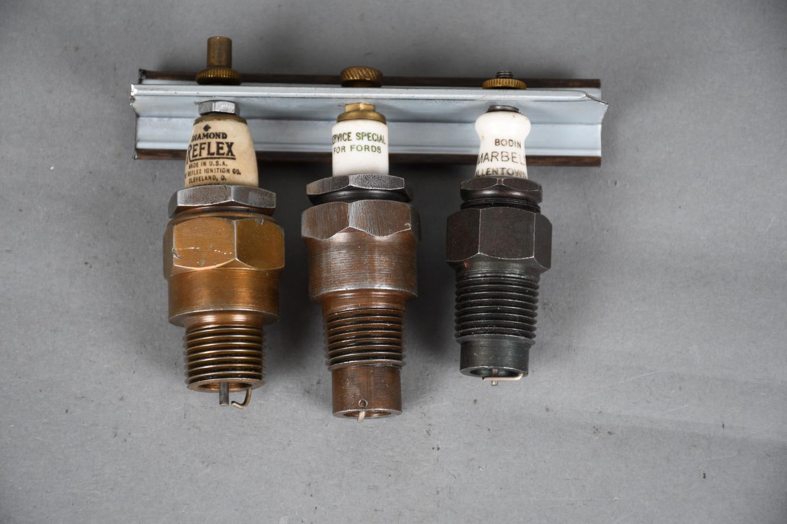 3-Spark Plugs Reflex, Service Special for Fords, Marbelite (1 of 4)