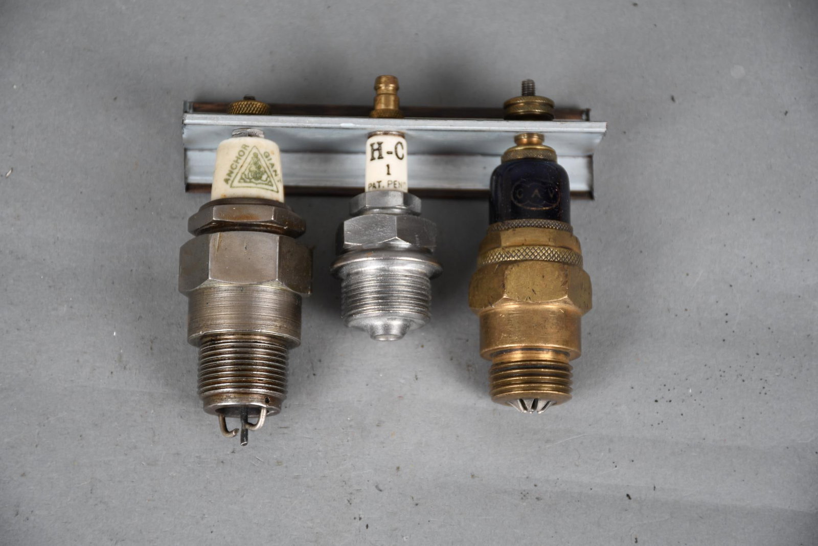 3-Spark Plugs Anchor Giant, H-C 1, CAV: 3.5"T.. or less