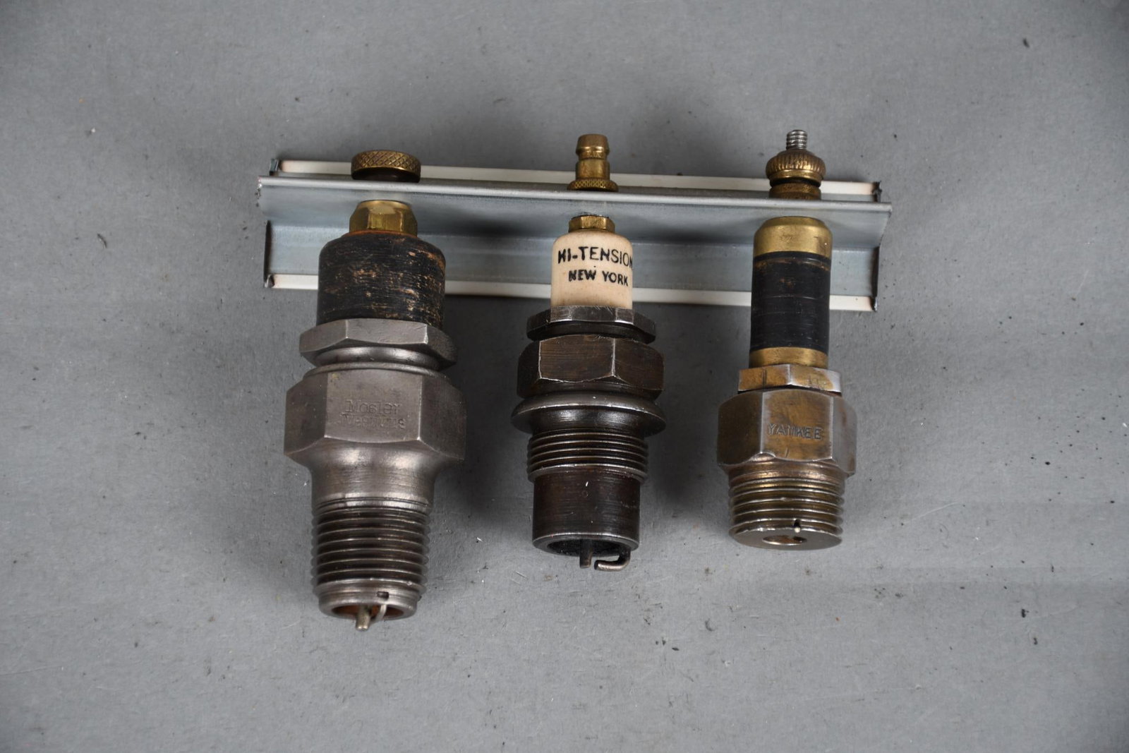 3-Spark Plugs Mosler Vesuvius, Hi-Tension, NN: 3.5"T., or less